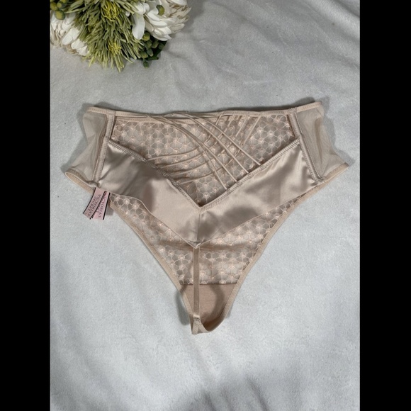 NWT $40 Victoria's Secret Luxe Valentine Starburst High Waist Thong [ XS ]‎ - Picture 7 of 12